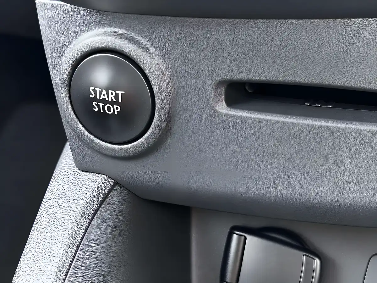 Used 2018 Renault Clio Iconic Black - Interior and Exterior details 18