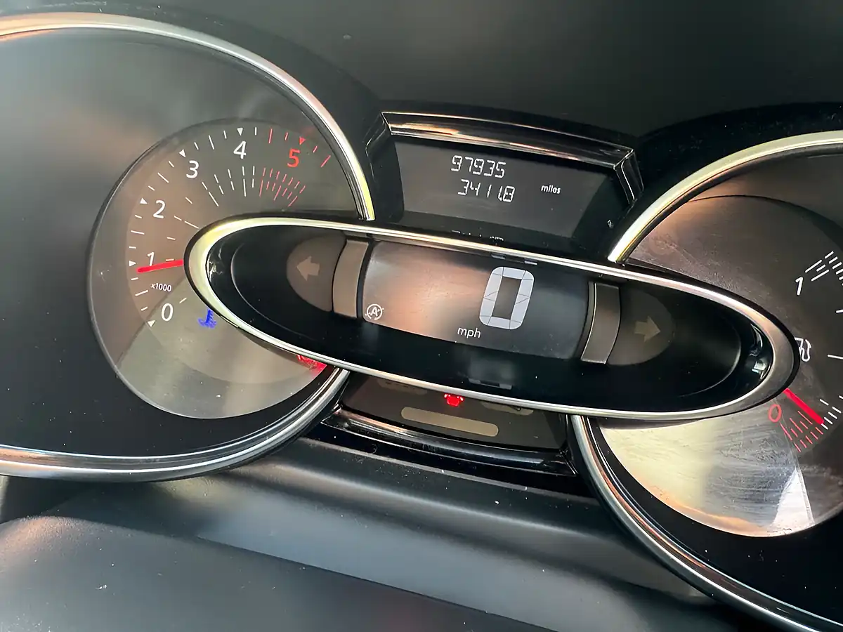 Used 2018 Renault Clio Iconic Black - Interior and Exterior details 16
