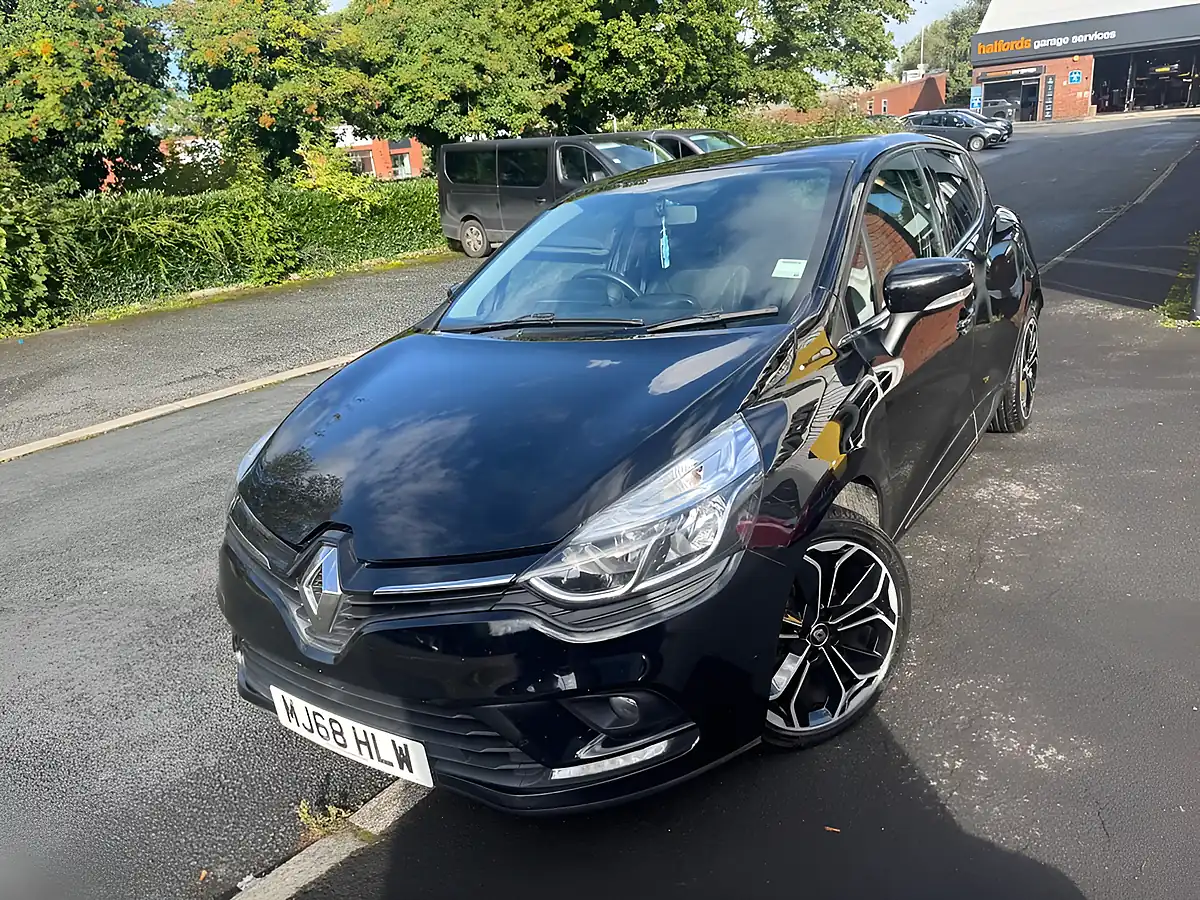 Used 2018 Renault Clio Iconic Black - Interior and Exterior details 3