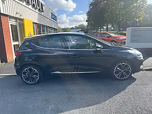 Used 2018 Renault Clio Iconic Black - Interior and Exterior details 5