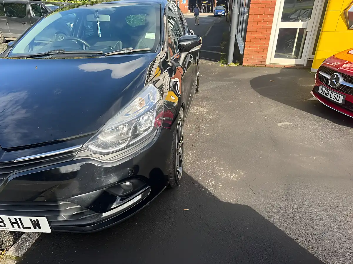 Used 2018 Renault Clio Iconic Black - Interior and Exterior details 7