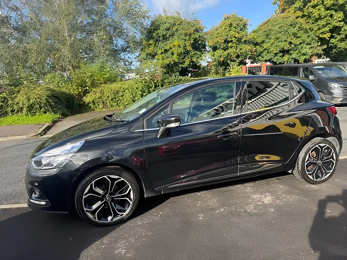 Used 2018 Renault Clio Iconic Black - Interior and Exterior details 8