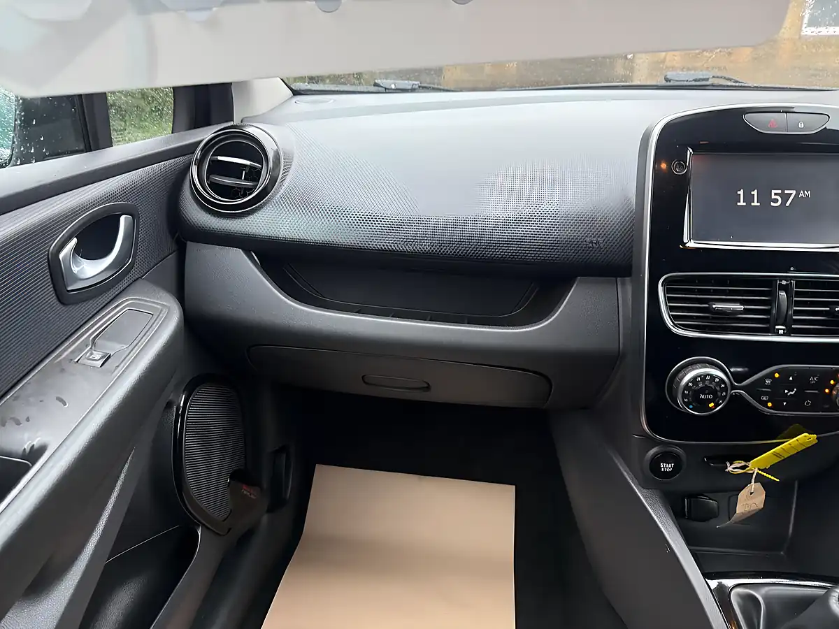 Used 2018 Renault Clio Iconic Black - Interior and Exterior details 14