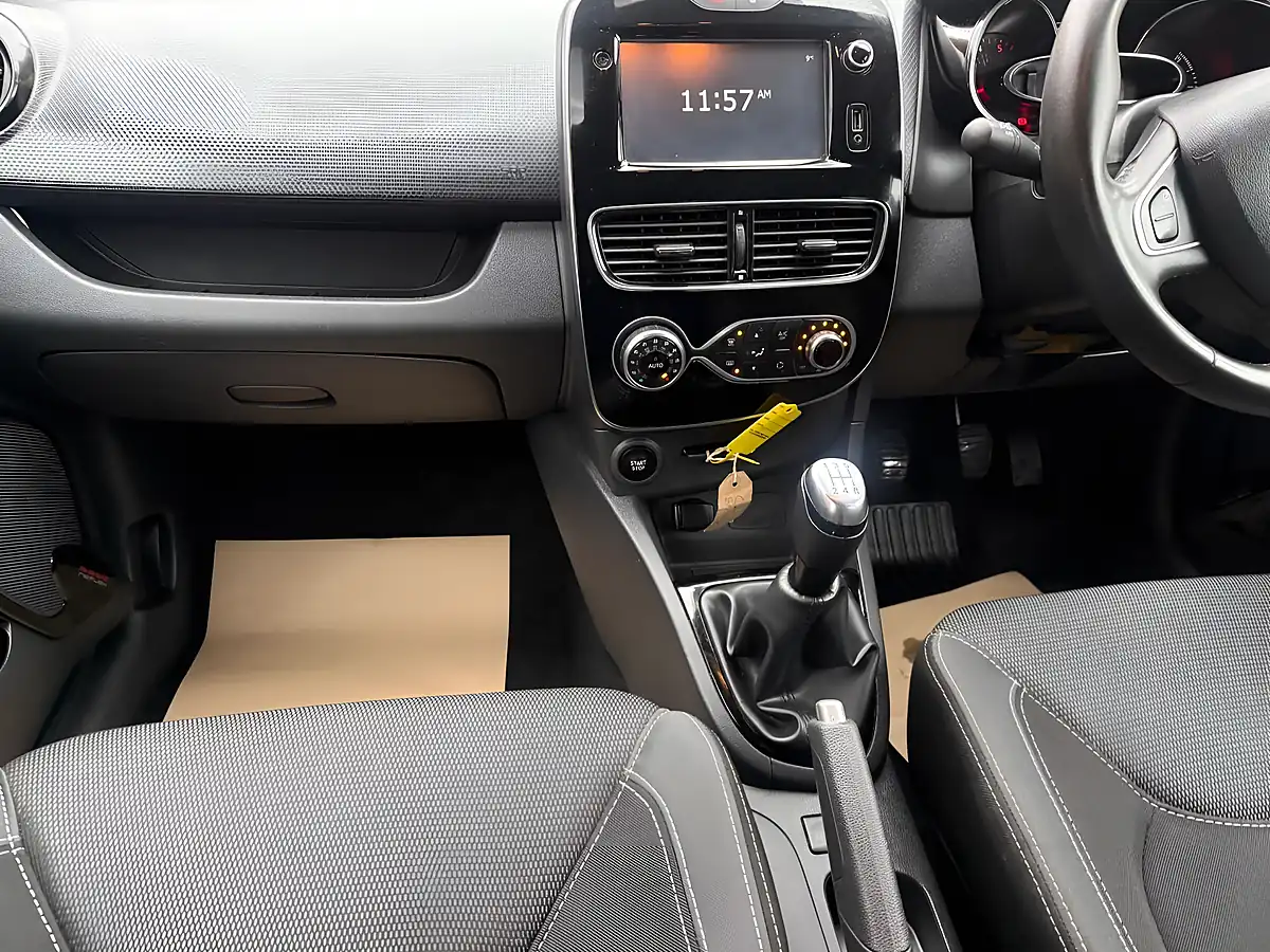 Used 2018 Renault Clio Iconic Black - Interior and Exterior details 15