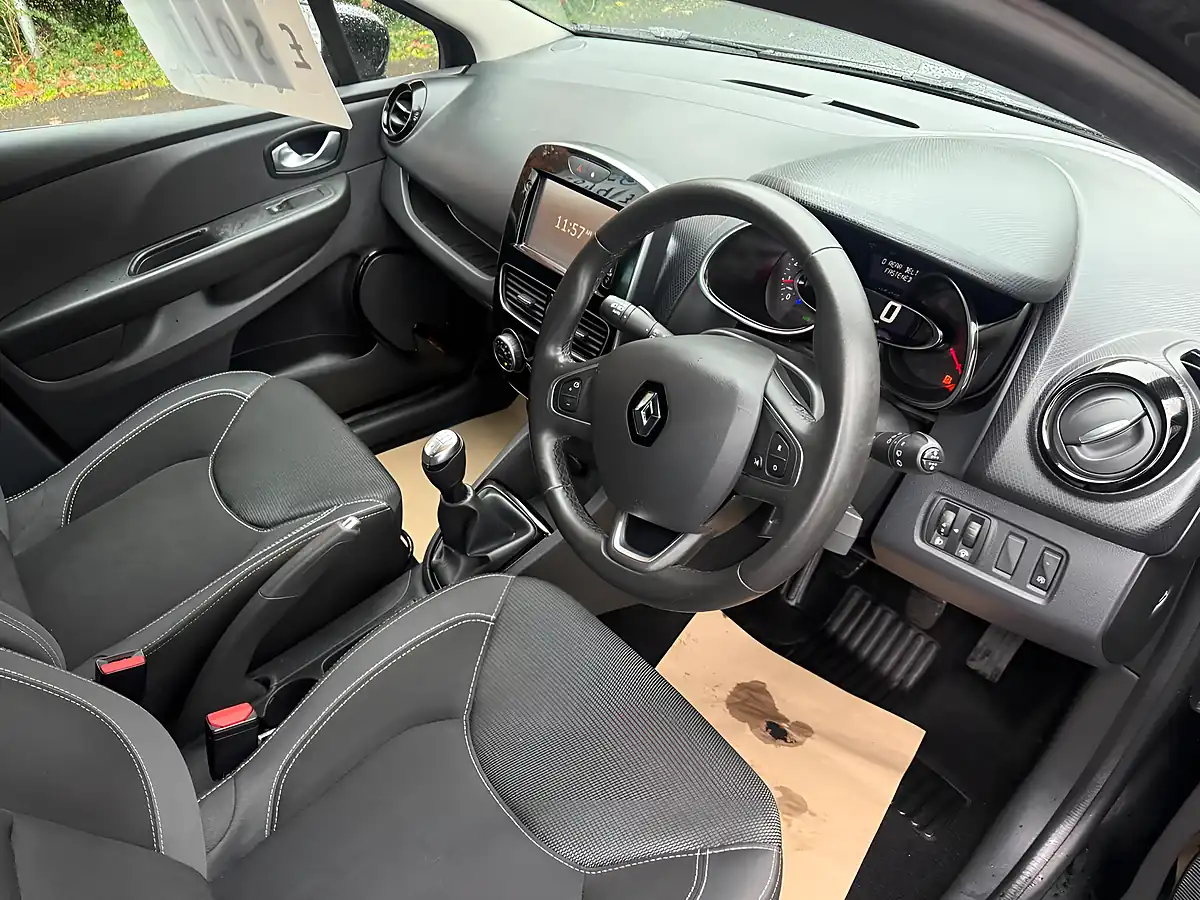 Used 2018 Renault Clio Iconic Black - Interior and Exterior details 17