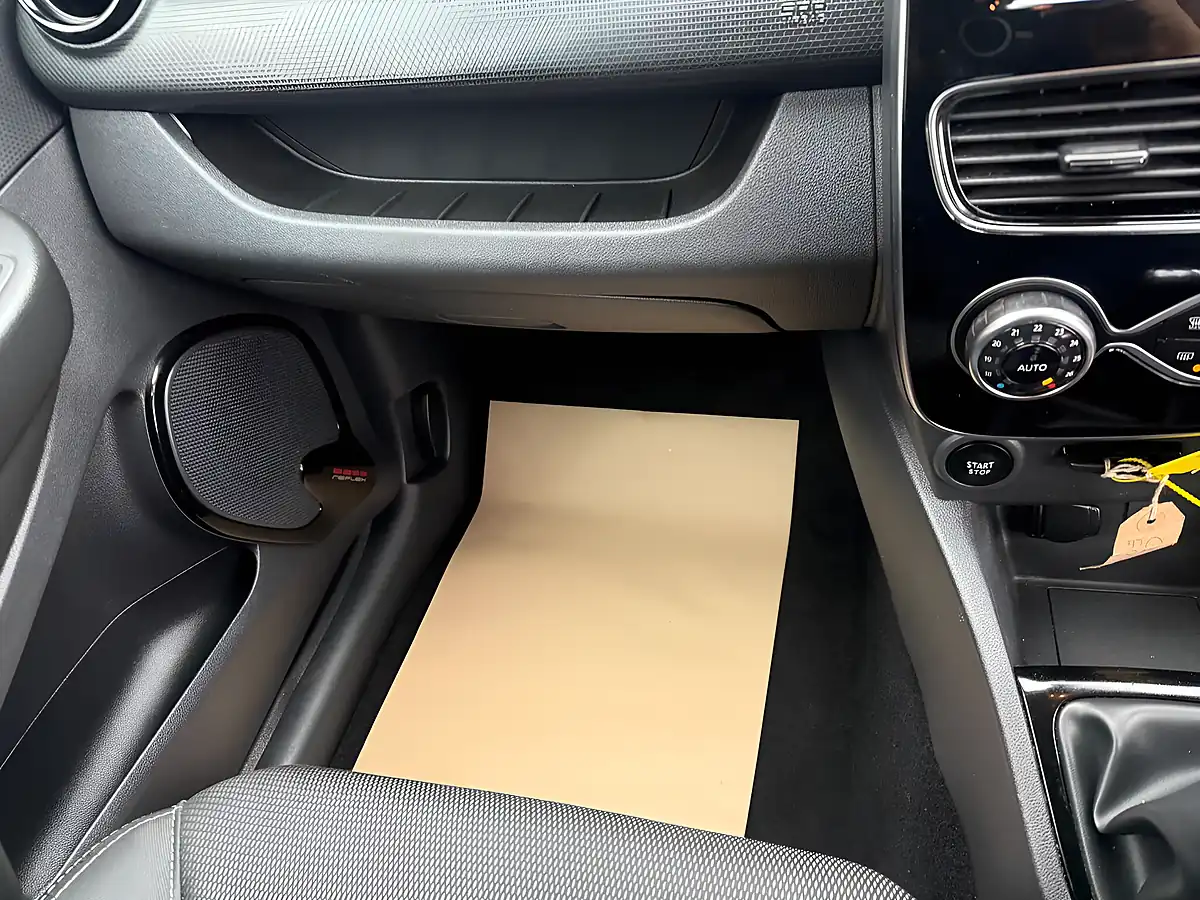 Used 2018 Renault Clio Iconic Black - Interior and Exterior details 20