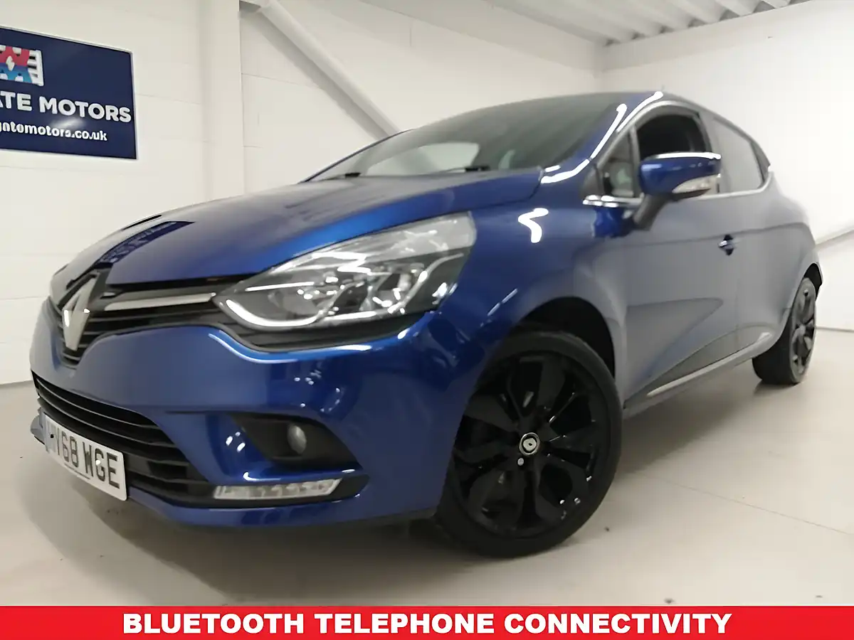 Used 2018 Renault Clio Iconic Blue - Interior and Exterior details 2