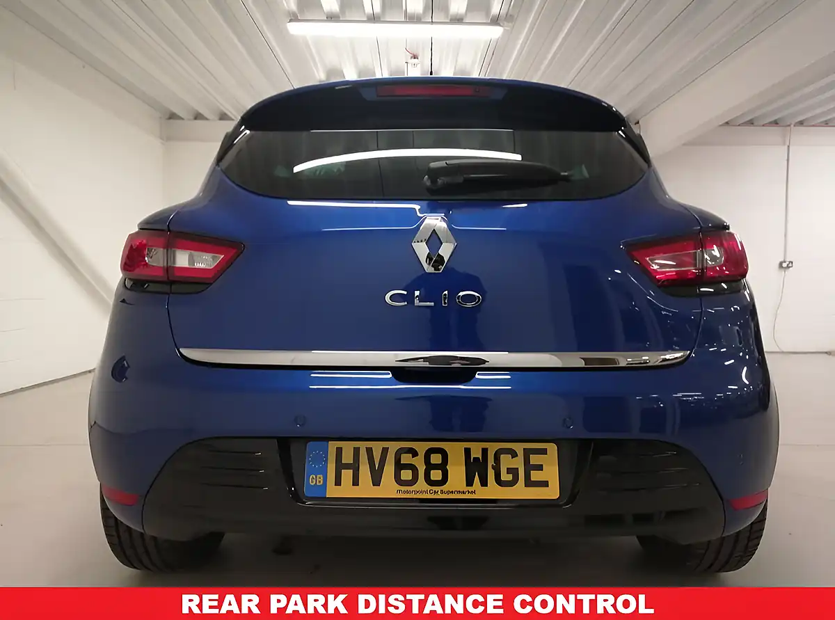 Used 2018 Renault Clio Iconic Blue - Interior and Exterior details 5