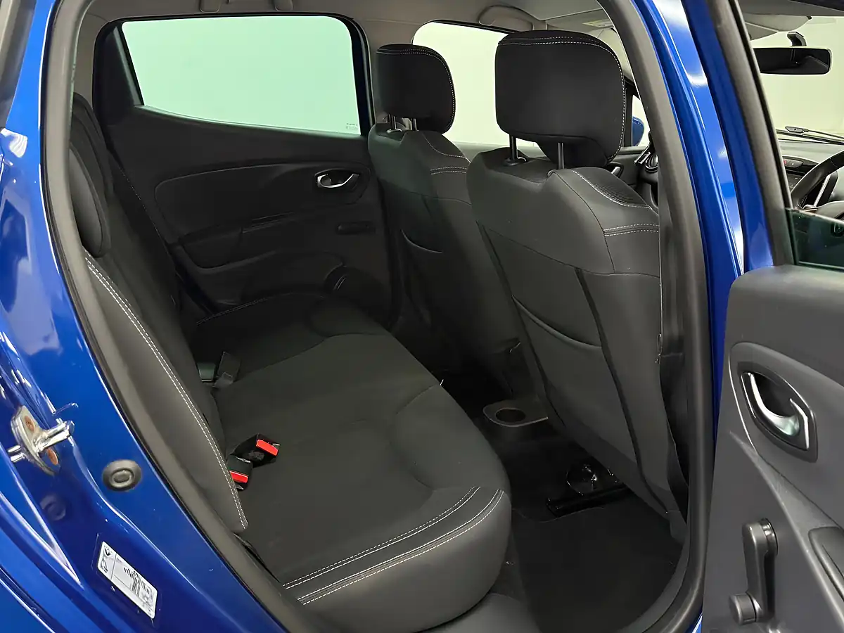 Used 2018 Renault Clio Iconic Blue - Interior and Exterior details 10