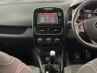 Used 2018 Renault Clio Iconic Blue - Interior and Exterior details 14