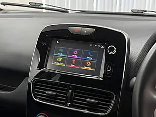 Used 2018 Renault Clio Iconic Blue - Interior and Exterior details 17