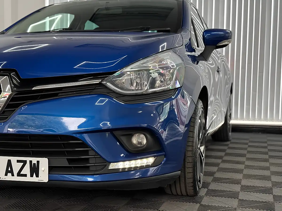 Used 2018 Renault Clio Iconic Blue - Interior and Exterior details 5