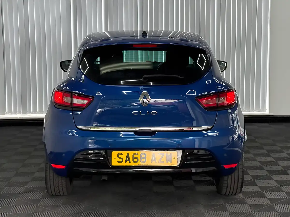 Used 2018 Renault Clio Iconic Blue - Interior and Exterior details 7