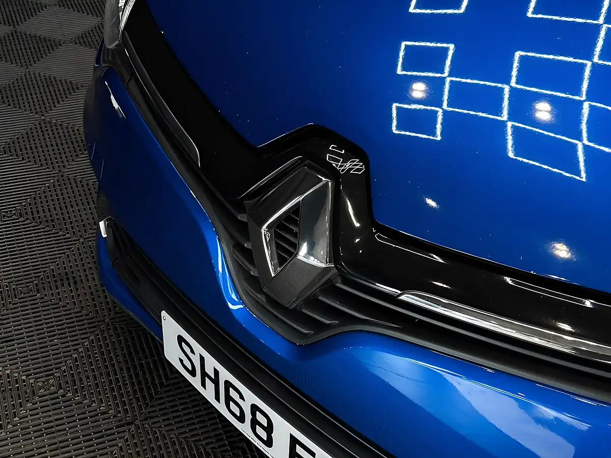 Used 2018 Renault Clio Iconic Blue - Interior and Exterior details 13