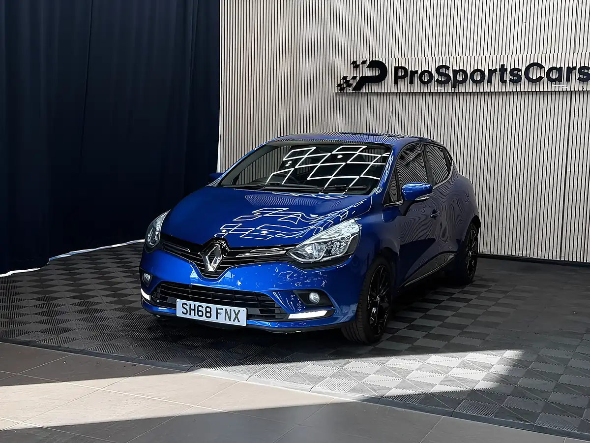 Used 2018 Renault Clio Iconic Blue - Interior and Exterior details 2