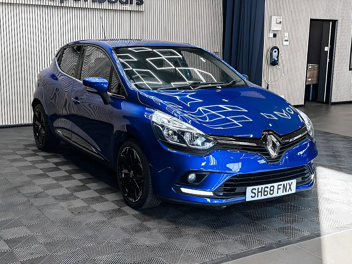 Used 2018 Renault Clio Iconic Blue - Interior and Exterior details 5