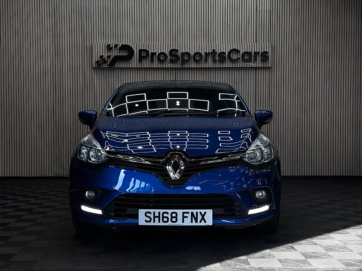 Used 2018 Renault Clio Iconic Blue - Interior and Exterior details 6