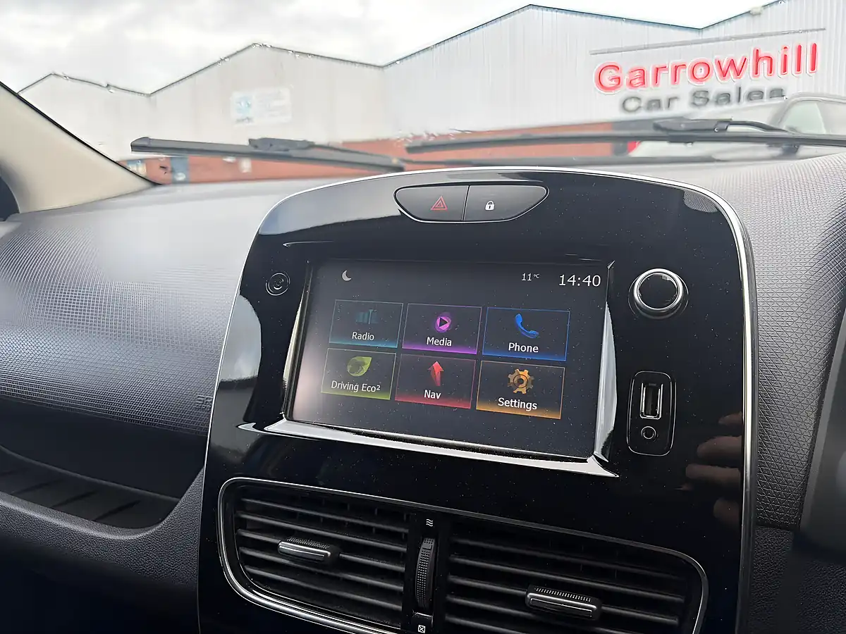 Used 2018 Renault Clio Iconic Blue - Interior and Exterior details 13