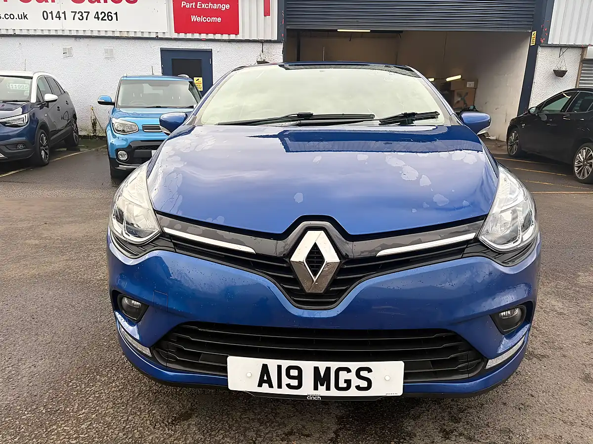 Used 2018 Renault Clio Iconic Blue - Interior and Exterior details 2