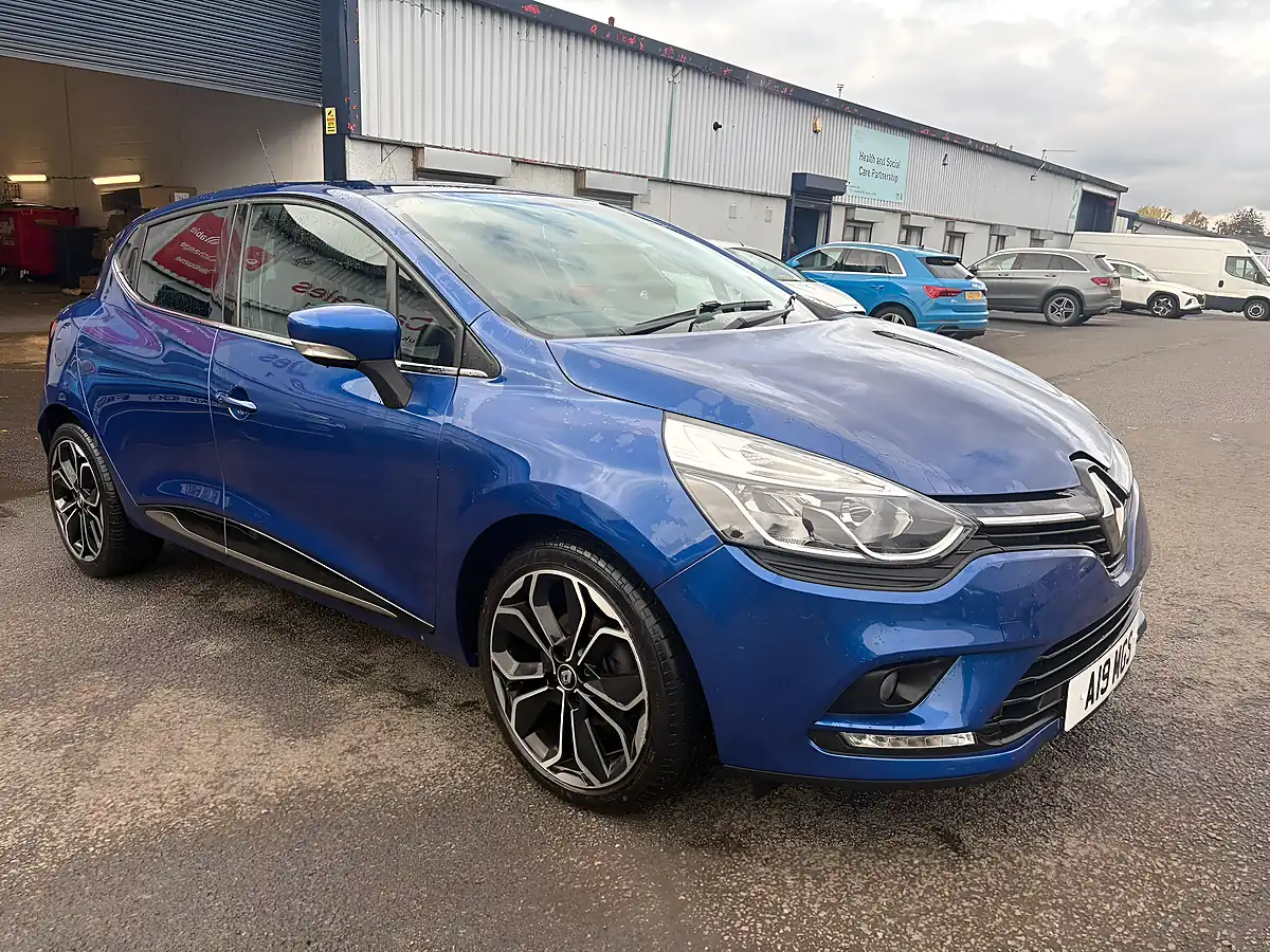 Used 2018 Renault Clio Iconic Blue - Interior and Exterior details 3