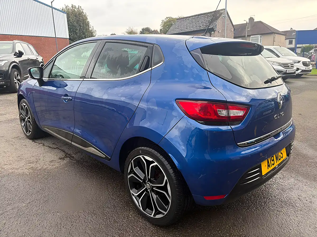 Used 2018 Renault Clio Iconic Blue - Interior and Exterior details 6