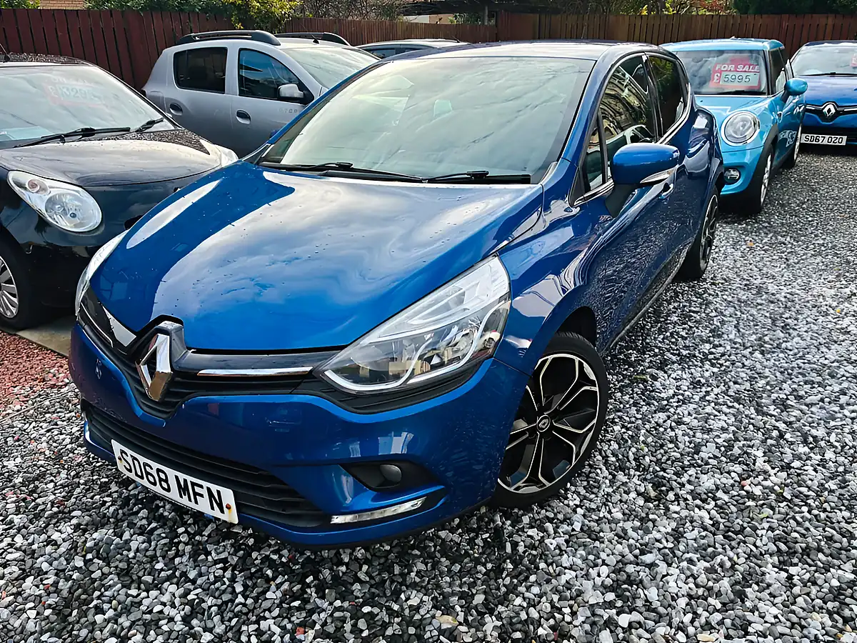 Used 2018 Renault Clio Iconic Blue - Interior and Exterior details 11