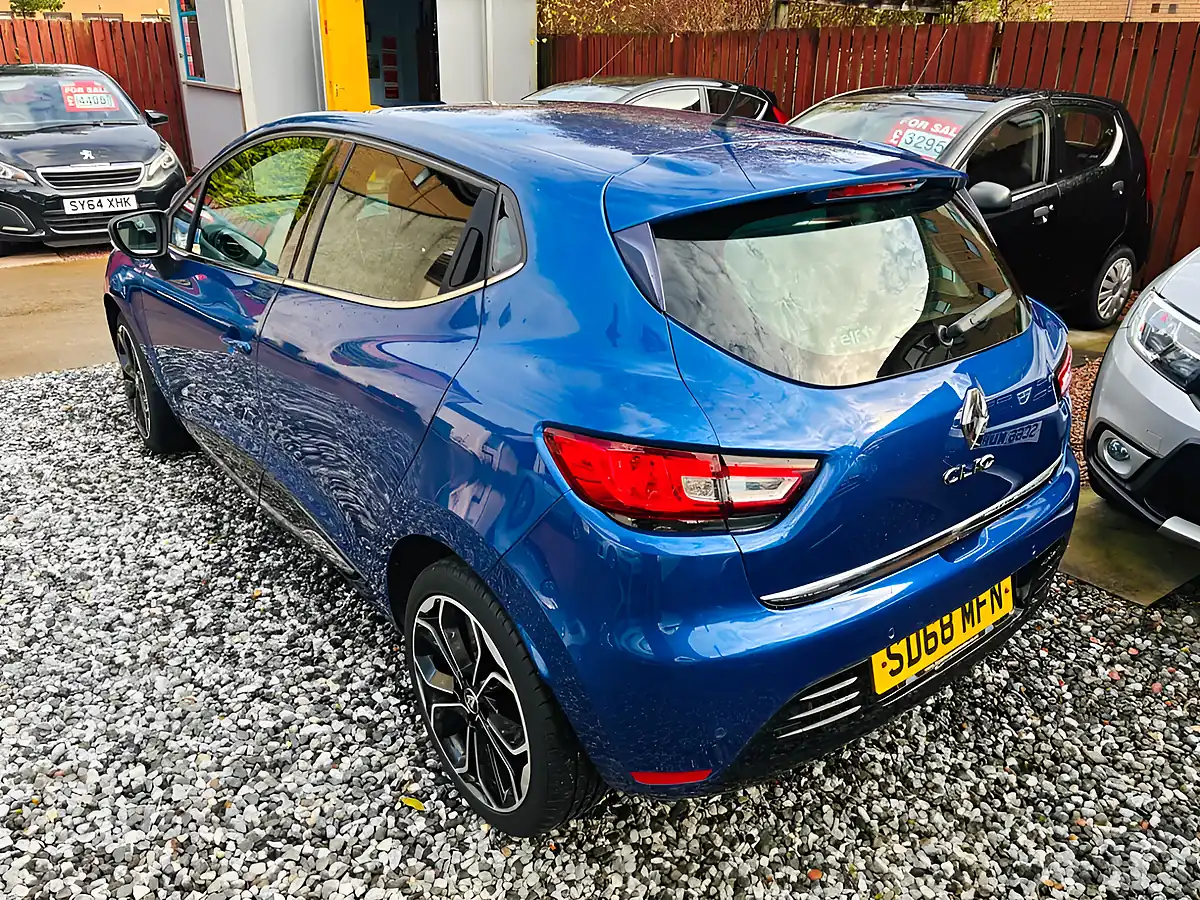 Used 2018 Renault Clio Iconic Blue - Interior and Exterior details 13