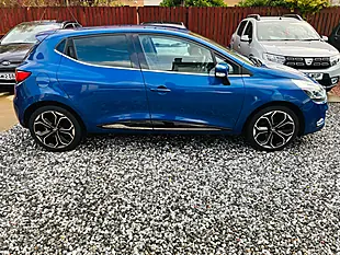 Used 2018 Renault Clio Iconic Blue - Interior and Exterior details 14