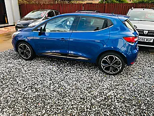 Used 2018 Renault Clio Iconic Blue - Interior and Exterior details 15