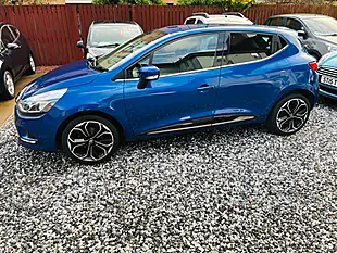 Used 2018 Renault Clio Iconic Blue - Interior and Exterior details 16