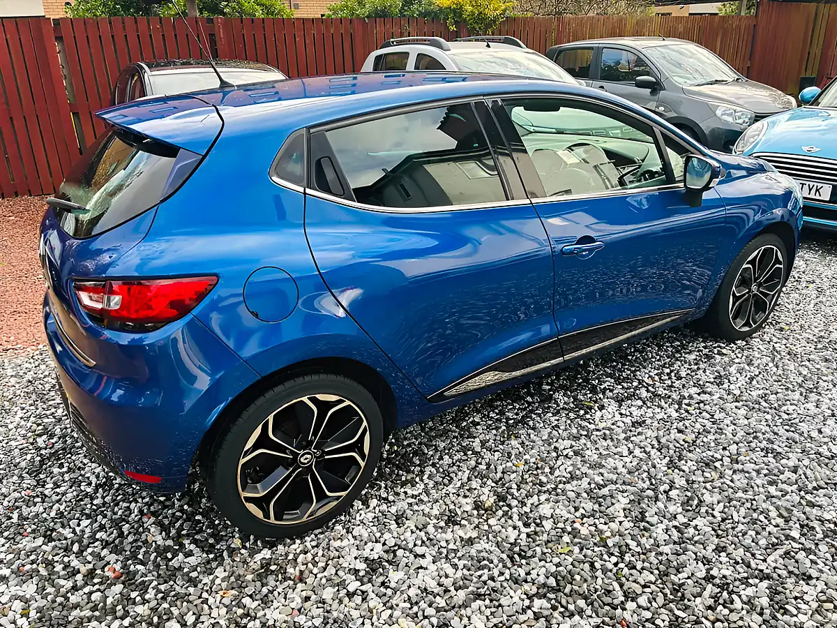 Used 2018 Renault Clio Iconic Blue - Interior and Exterior details 17