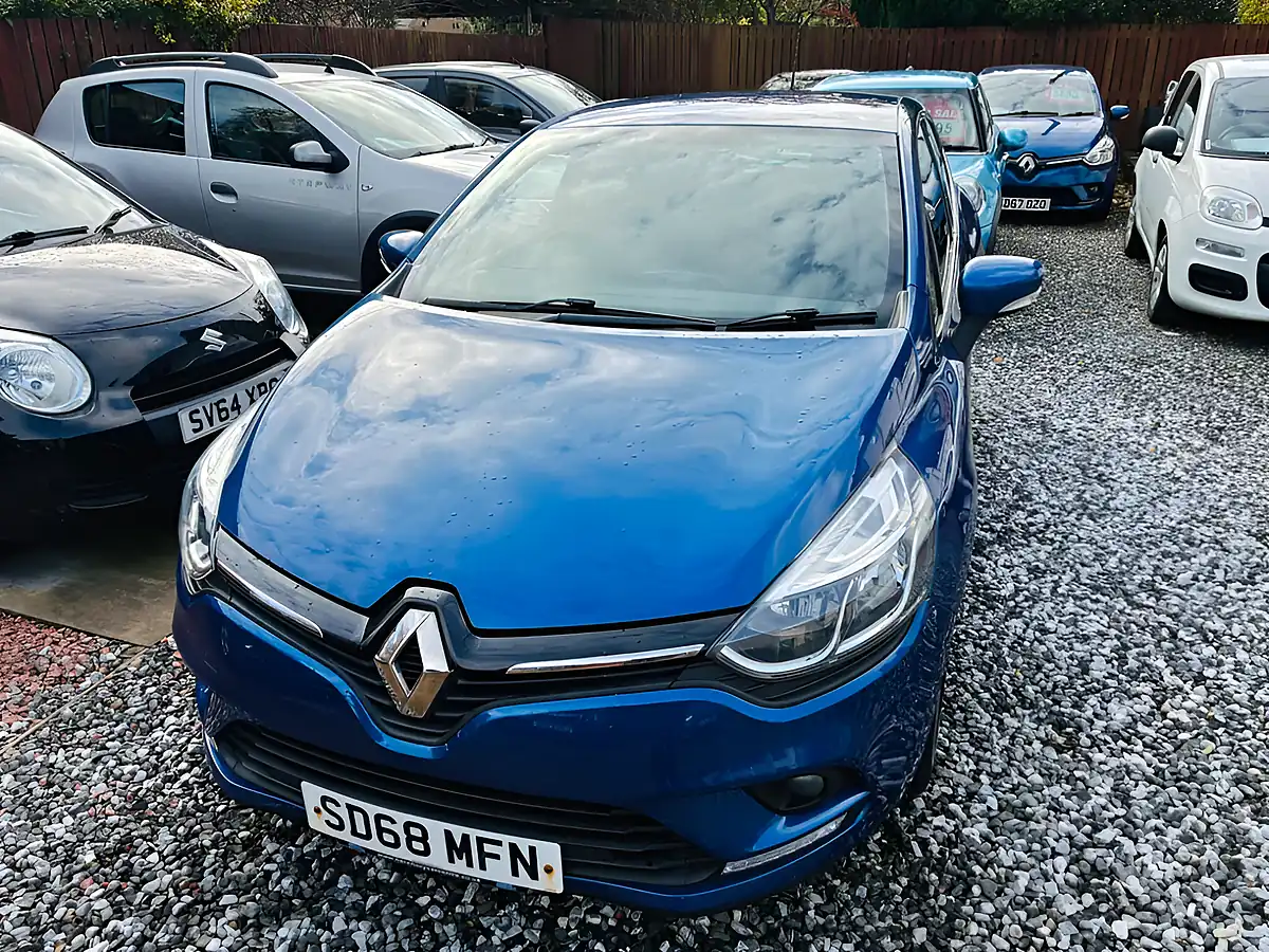 Used 2018 Renault Clio Iconic Blue - Interior and Exterior details 18