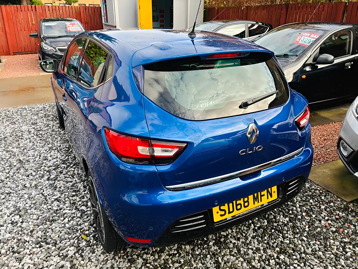 Used 2018 Renault Clio Iconic Blue - Interior and Exterior details 6