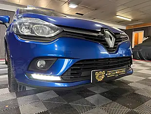 Used 2018 Renault Clio Iconic Blue - Interior and Exterior details 12