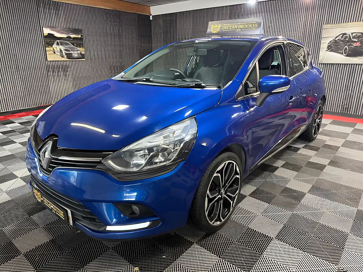 Used 2018 Renault Clio Iconic Blue - Interior and Exterior details 4