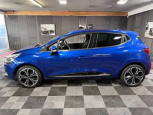 Used 2018 Renault Clio Iconic Blue - Interior and Exterior details 5