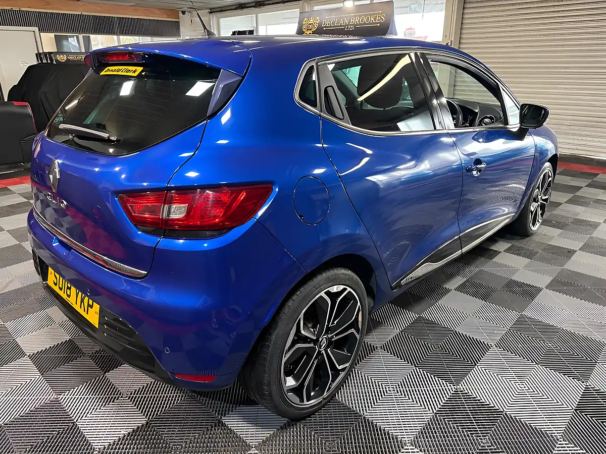 Used 2018 Renault Clio Iconic Blue - Interior and Exterior details 8