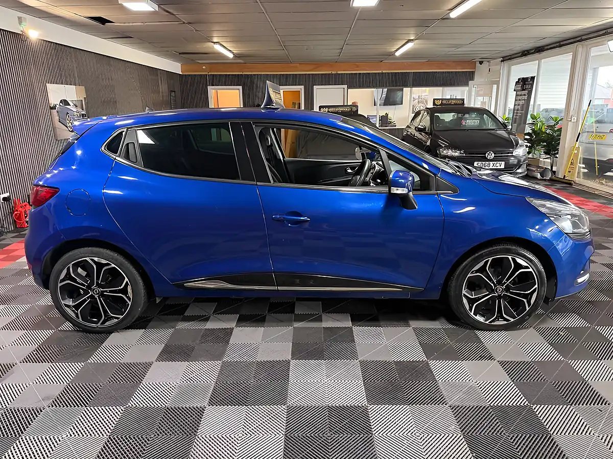 Used 2018 Renault Clio Iconic Blue - Interior and Exterior details 9