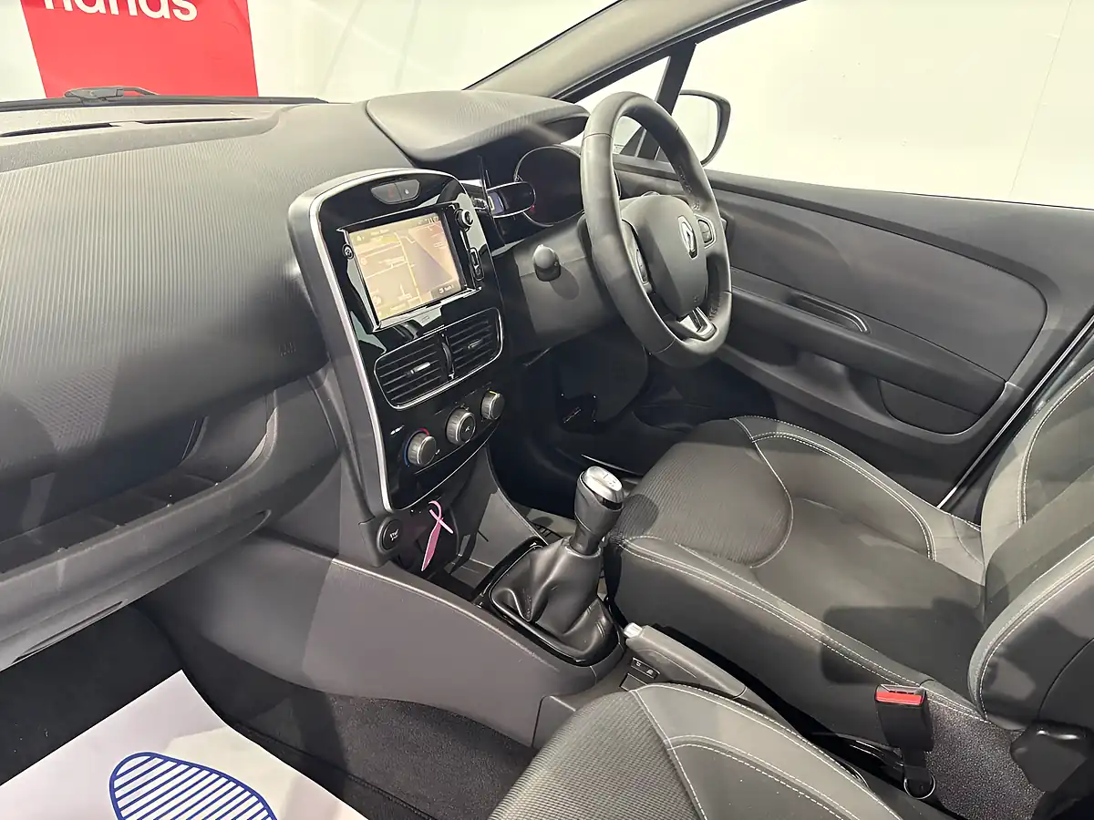 Used 2018 Renault Clio Iconic Glacier White - Interior and Exterior details 11