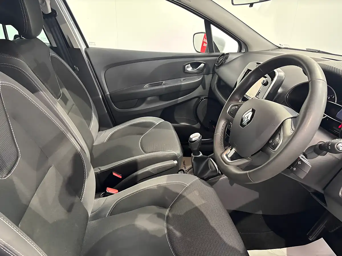 Used 2018 Renault Clio Iconic Glacier White - Interior and Exterior details 14