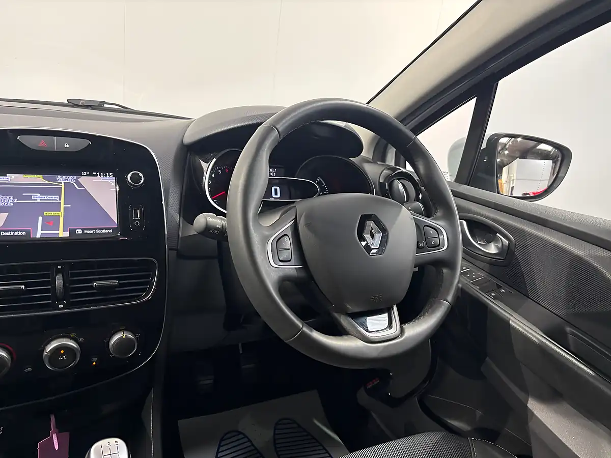 Used 2018 Renault Clio Iconic Glacier White - Interior and Exterior details 19