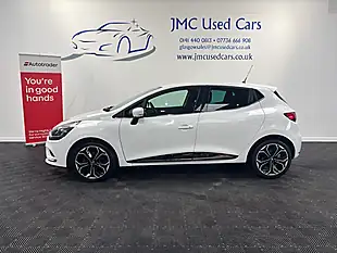 Used 2018 Renault Clio Iconic Glacier White - Interior and Exterior details 2