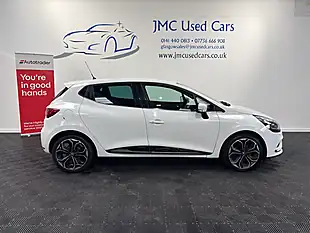 Used 2018 Renault Clio Iconic Glacier White - Interior and Exterior details 4