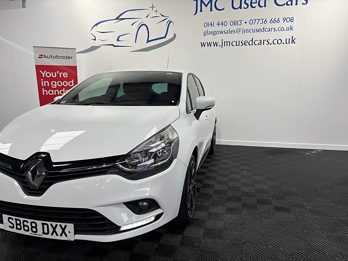 Used 2018 Renault Clio Iconic Glacier White - Interior and Exterior details 7