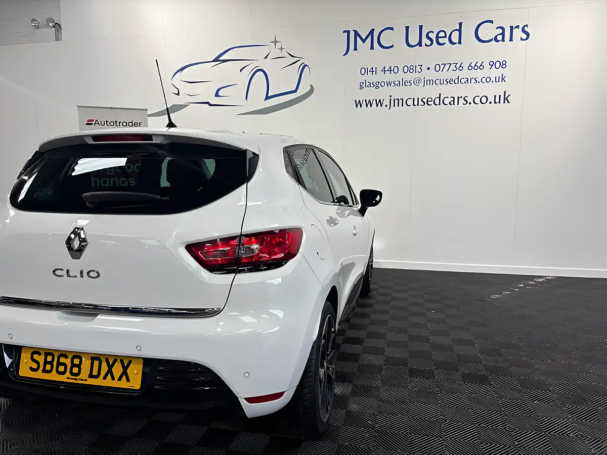 Used 2018 Renault Clio Iconic Glacier White - Interior and Exterior details 9