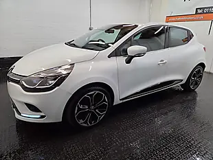 Used 2018 Renault Clio Iconic Glacier White - Interior and Exterior details 17
