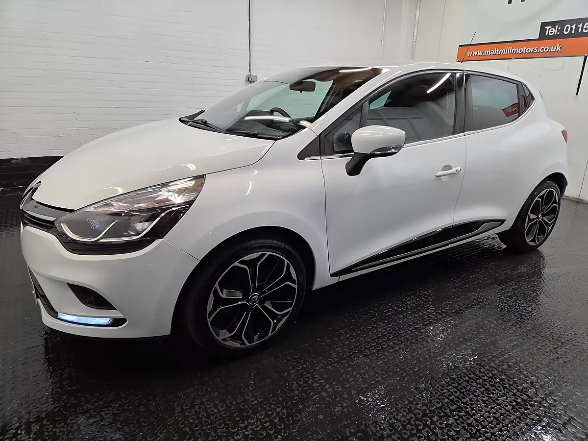 Used 2018 Renault Clio Iconic Glacier White - Interior and Exterior details 17
