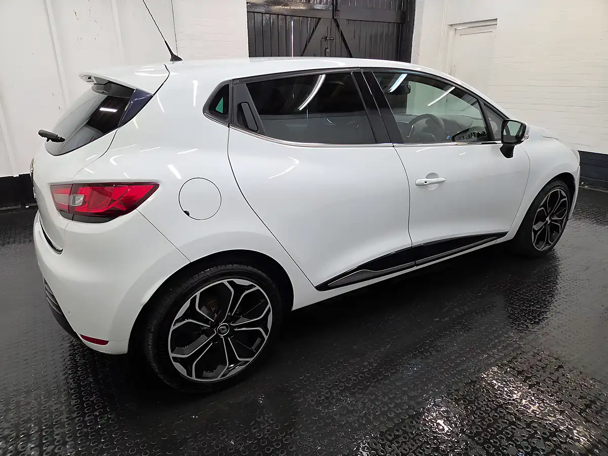 Used 2018 Renault Clio Iconic Glacier White - Interior and Exterior details 18