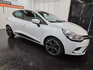 Used 2018 Renault Clio Iconic Glacier White - Interior and Exterior details 20