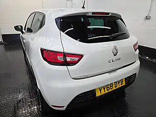 Used 2018 Renault Clio Iconic Glacier White - Interior and Exterior details 4